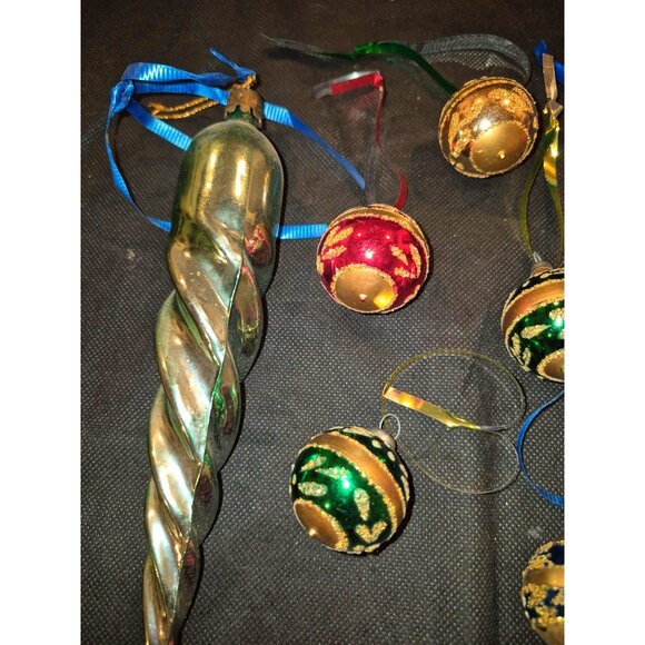 Vintage Glass Christmas Ornaments Set Of 8 With Swirl Icicles & Glitter Accents - Picture 5 of 7